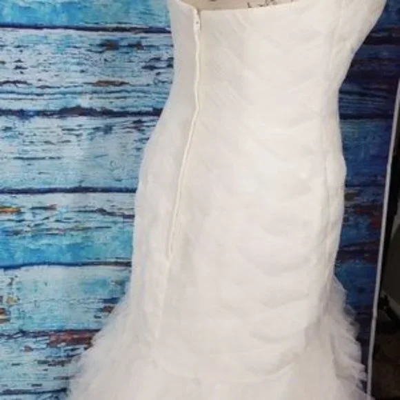 Signature Galina Wedding dress & Accessories - Picture 3 of 8